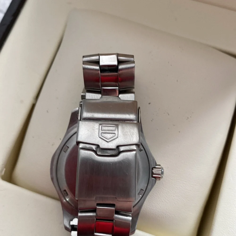 TAG HEUER 200m